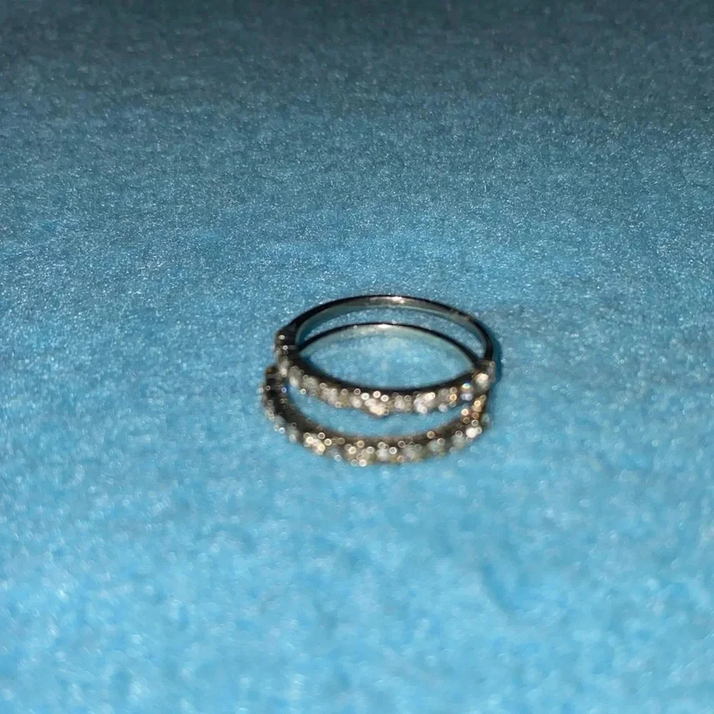 RHINESTONES silver colored 2 rings sparkling